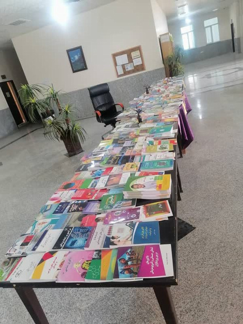 برگزاری نمایشگاه کتاب به مناسبت هفته کتاب و کتاب‌خوانی